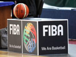 Zmiany w przepisach gry w koszykówkę – kiedy kroki i faul niesportowy?