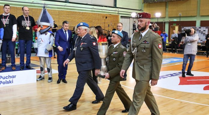 Energa Basket Liga i Twarde Pierniki wspierają weterana