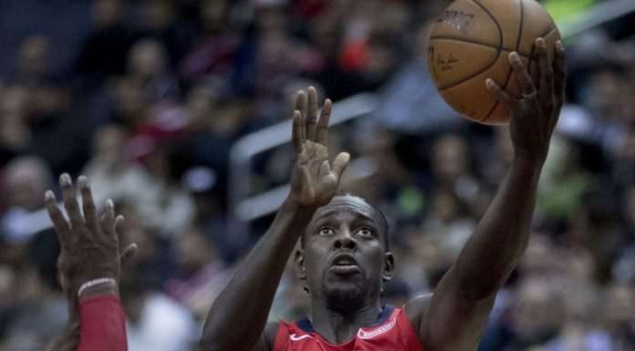 Wyniki NBA: 37 punktów DeRozana, 30-tka Browna, wielcy Pels!