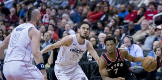 NBA: Lowry przestrzega swoją drużynę