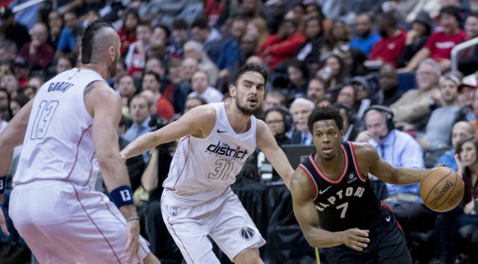 NBA: Lowry przestrzega swoją drużynę