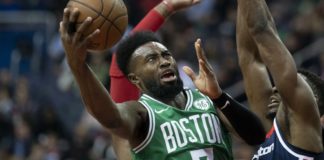 NBA: Brown wściekły na ostatnią akcję. Nie przebiera w słowach