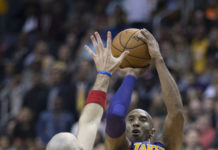 NBA: Kobe radzi Simmonsowi na temat rzutu