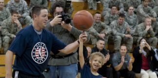 Wszędzie gdzie jeżdżę, znajduję pasję do koszykówki