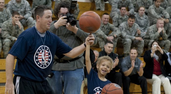 Wszędzie gdzie jeżdżę, znajduję pasję do koszykówki
