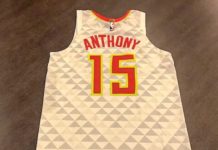 NBA: Unikatowa koszulka Anthony’ego. LeBron żartuje z Melo