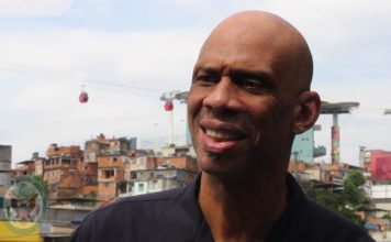 NBA: Kareem Abdul-Jabbar wyprzedaje swoje trofea