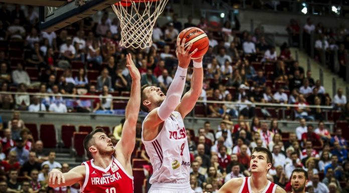 Polacy za granicą – wracają do grania