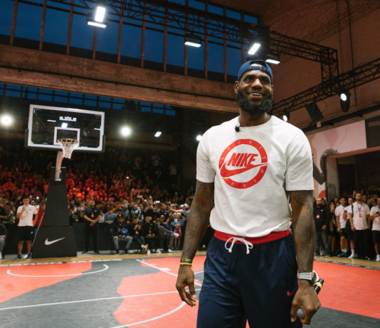 NBA: Miliarder pod wrażeniem LeBrona. James wie jak zarabiać!