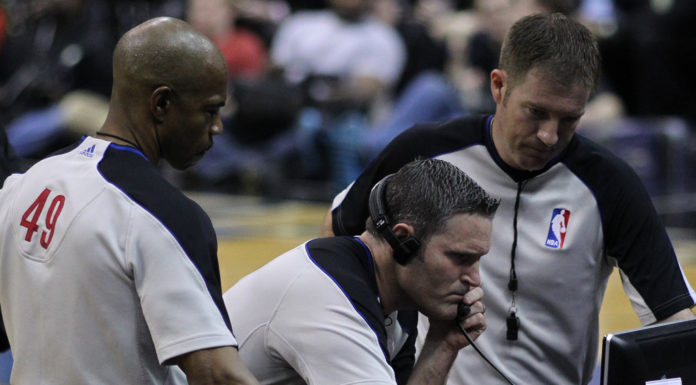 NBA: Liga zachęca do podglądania pracy sędziów