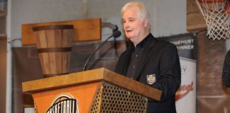 NBA: Zmarł Tex Winter, twórca triangle-offense tex winter