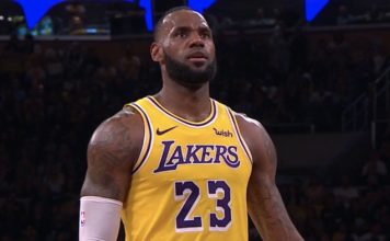 NBA: Lider sprzedaży koszulek wciąż niepokonany! Awans Giannisa, Bookera i Phoenix Suns