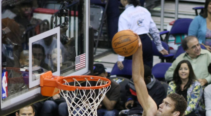 NBA: Niechlubny rekord Brooka Lopeza. Jeszcze nikt nie miał tylu pudeł