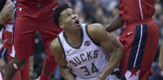 NBA: Hawks wkurzeni. Giannis notorycznie łamie przepisy