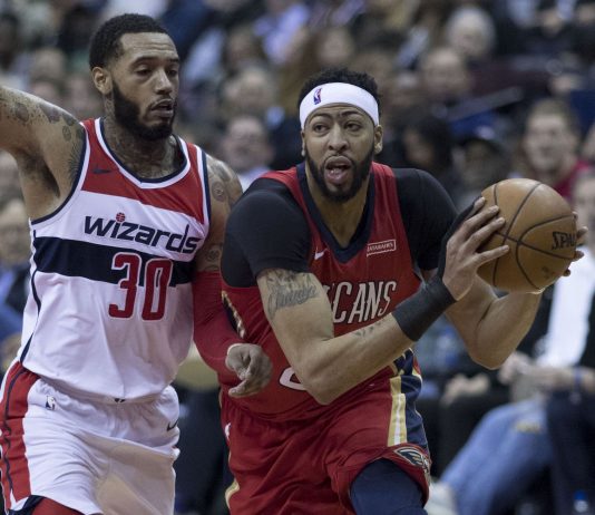 NBA: Pelicans woleliby zignorować Davisa