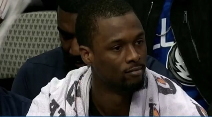 NBA: Harrison Barnes oddany w trakcie meczu. LeBron krytykuje