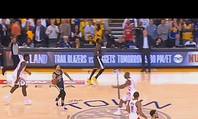 NBA: Curry trafił z połowy jedną ręką