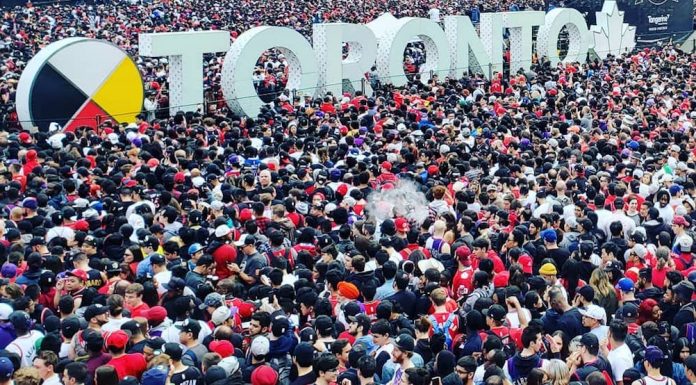 Strzelanina podczas parady Raptors