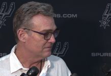 NBA: R.C. Buford oddaje ster