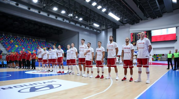 MŚ: Kadra z A.J. Slaughterem leci na turniej do Hamburga