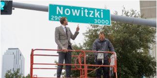 NBA: Dirk Nowitzki odsłonił w Dallas ulicę swojego imienia