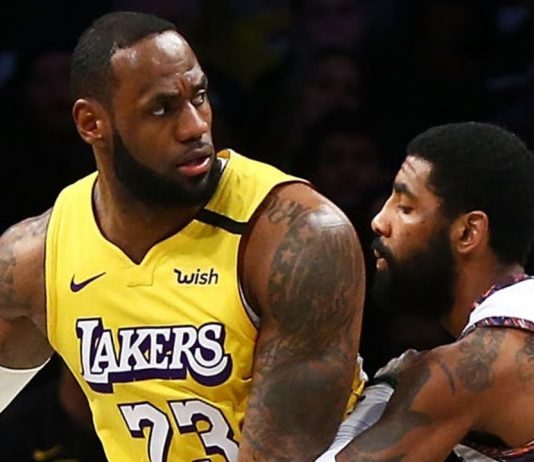 Wyniki NBA: Triple-double LeBrona, 47 punktów Lillarda