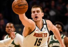 Wyniki NBA: Dwie dogrywki i kontrowersja w Charlotte, 40 punktów Roziera, Nuggets lepsi od Bucks