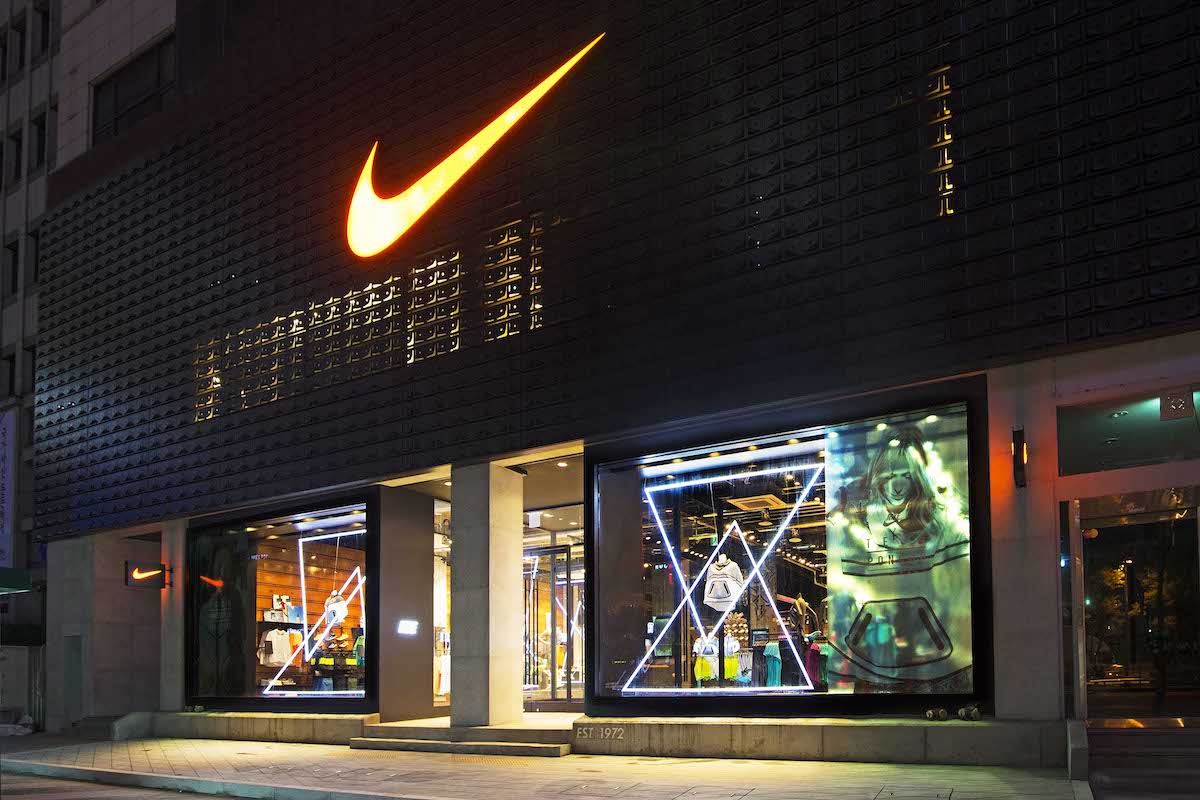 Nike połowę ceny! Trwa wielka wyprzedaż w oficjalnym sklepie Nike! - PROBASKET