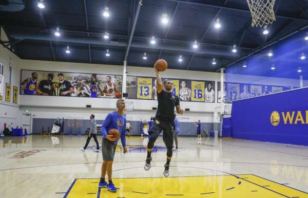 NBA: Niektórzy nie wytrzymali i łamią zasady