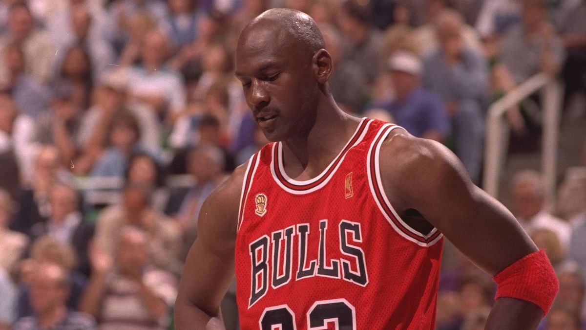 NBA: Jordan z kolejnym rekordem. Koszulka z finałów 1998 sprzedana za - PROBASKET