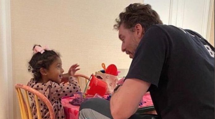 NBA: Urzekające zachowanie Gasola, dzieci Kobego mogą na niego liczyć