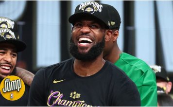 NBA: LeBron James na meczu w Las Vegas. Uwagę zwraca to, co miał w ręku