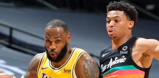 Wyniki NBA: Triple-double LeBrona, świetne występy Doncicia i Lillarda, emocjonująca końcówka w Denver