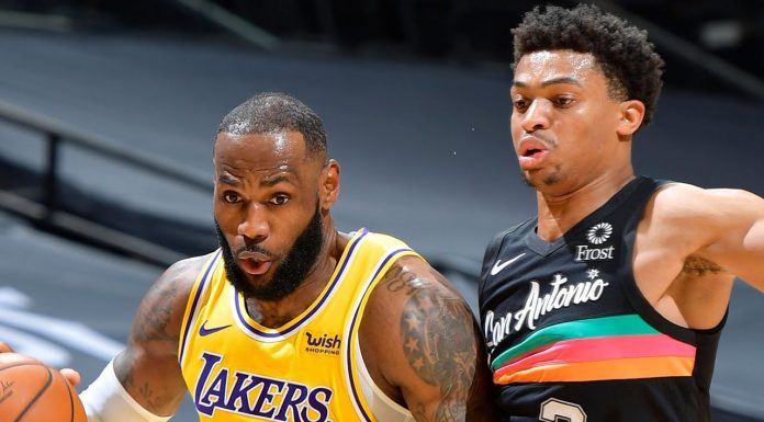 Wyniki NBA: Triple-double LeBrona, świetne występy Doncicia i Lillarda, emocjonująca końcówka w Denver