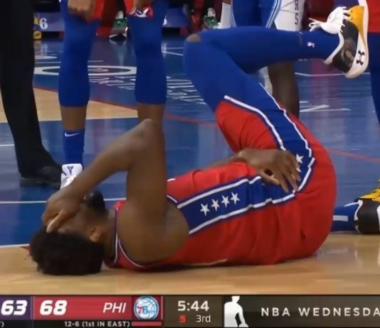 NBA: Niebezpieczny faul Jamesa na Embiidzie. Sędziowie pobłażają LeBronowi?