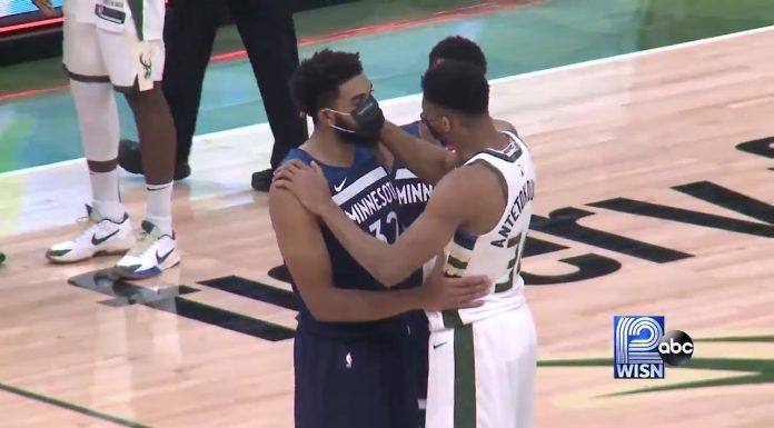 NBA: Giannis wspiera Townsa. Godne naśladowania zachowanie lidera Bucks