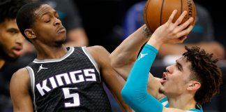 Wyniki NBA: historyczna wygrana Grizzlies, wielkie powroty Hornets i Celtics! 46 punktów Beala, 43 Bookera, Lakers rozbili Warriors!