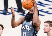 Wyniki NBA: Giannis zdominował Sixers, fantastyczny Harden, Mavericks rozbili Clippers