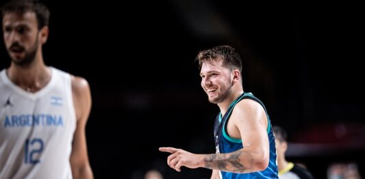 Słowenia rozgromiła Japonię, 25 punktów Doncić, Hiszpania wygrała z Argentyną