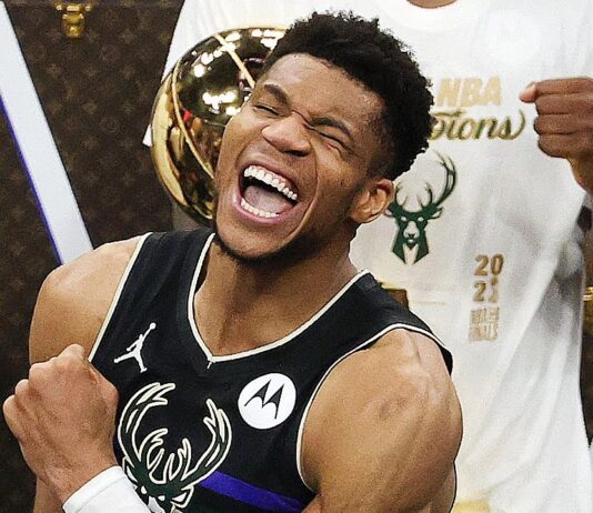 Wyniki NBA: Milwaukee Bucks Mistrzami NBA! Giannis z nagrodą MVP finałów!
