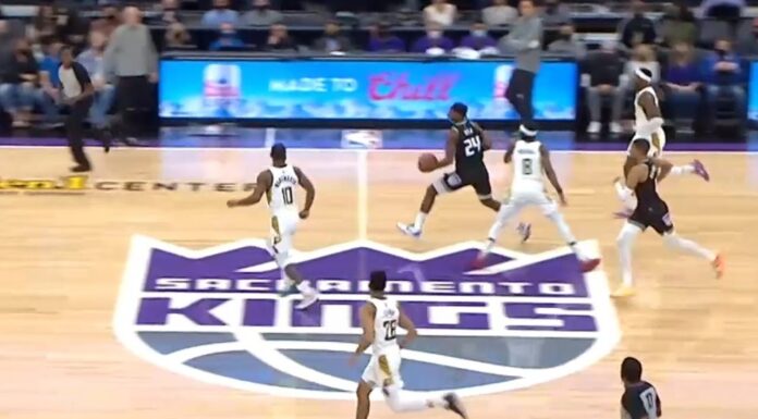 NBA: Trafił z połowy boiska po obrocie!