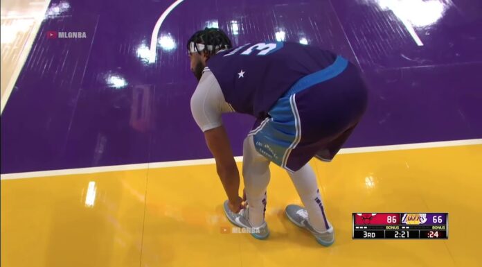 NBA: Anthony Davis wyrzucony z boiska za… zawiązywanie buta?!