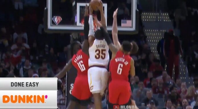 NBA: Wsad sezonu?! Zapakował nad trzema obrońcami!