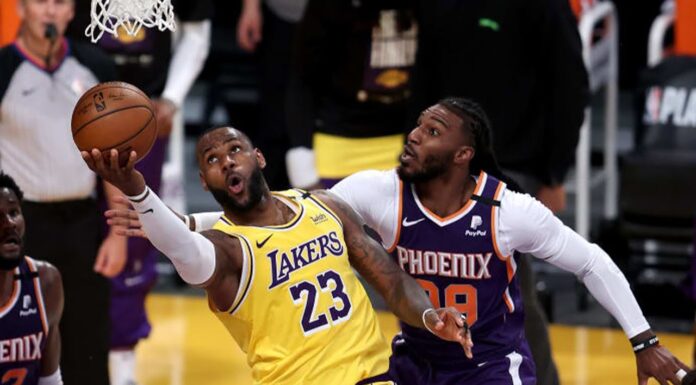 Wyniki NBA: Wielcy LeBron i Lillard, ale tylko indywidualnie. Heat łapią rytm