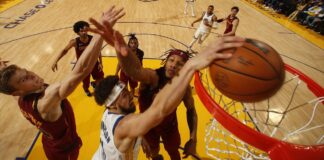 NBA: Popisowa akcja! Wsad Klaya Thompsona zrobił wrażenie!