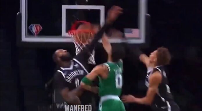 NBA: Ale paka! Jayson Tatum posłał na plakaty dwóch obrońców!