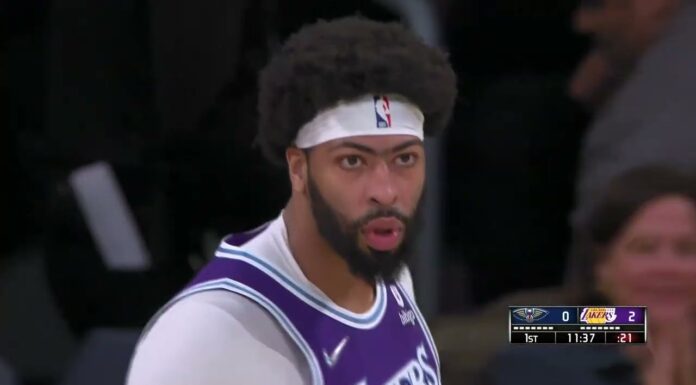 Wyniki NBA: Powrót Davisa i porażka Lakers, 43 punkty Covingtona, 41 Bookera