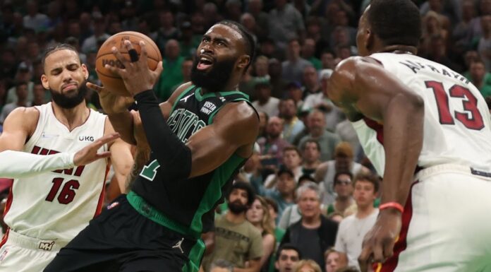 Wyniki NBA: Dreszczowiec w Bostonie dla Miami! 47 punktów Butlera, będzie Game 7