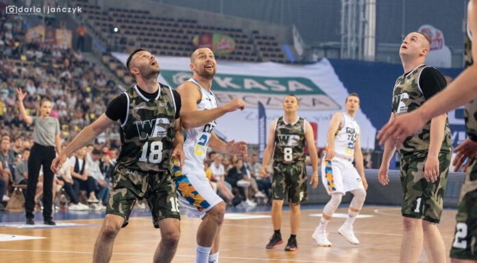 Drużyna Marcina Gortata i Wojsko Polskie zagrali dla Ukrainy