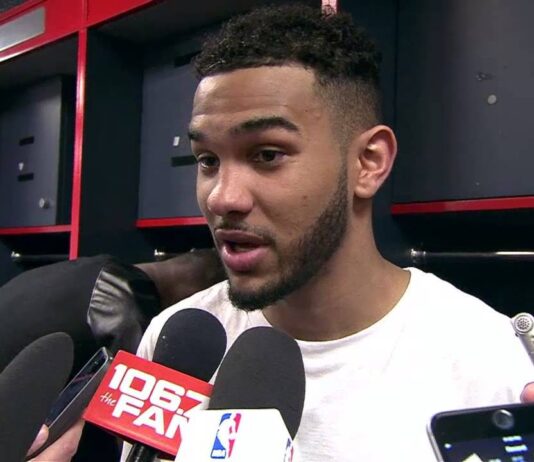 NBA: Gracze Lakers i Pistons zostają w swoich drużynach